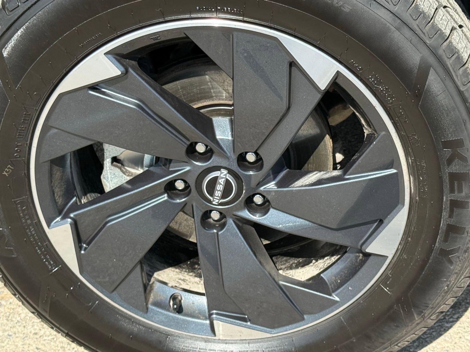 Used 2024 Nissan Rogue SV image 43