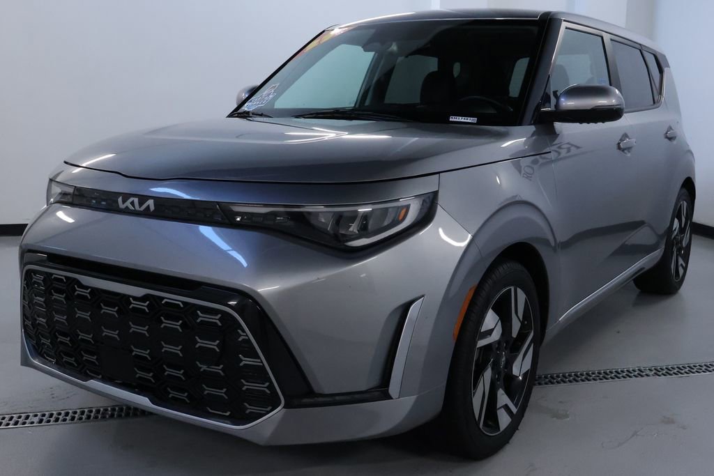 Used 2023 Kia Soul GT-Line w/ GT-Line Technology Package FWD image 3