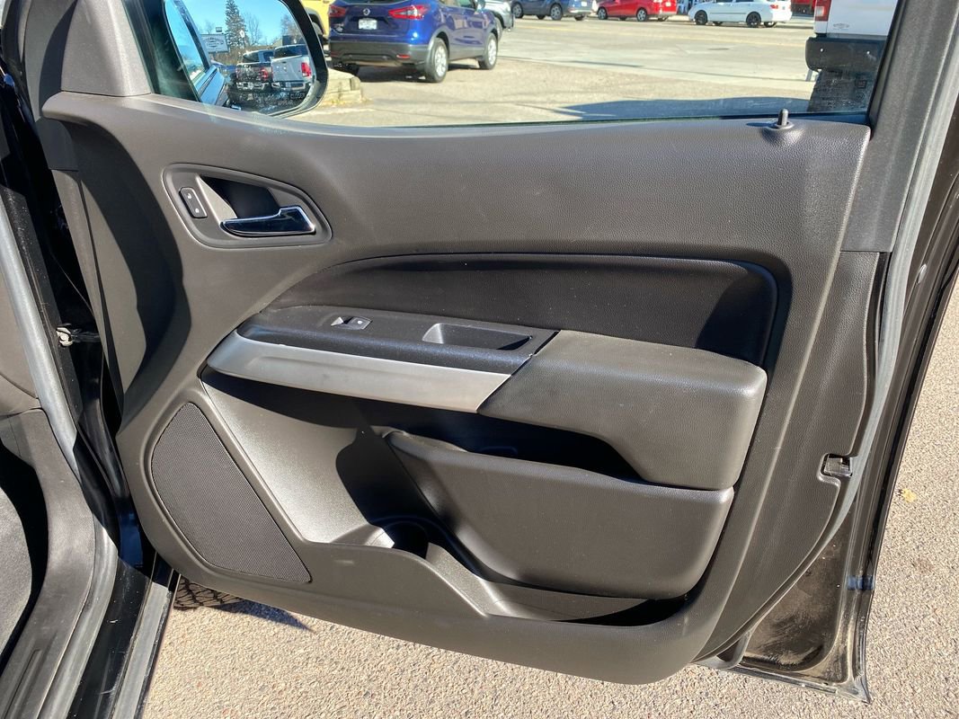 Used 2015 Chevrolet Colorado LT w/ LT Convenience Package image 25