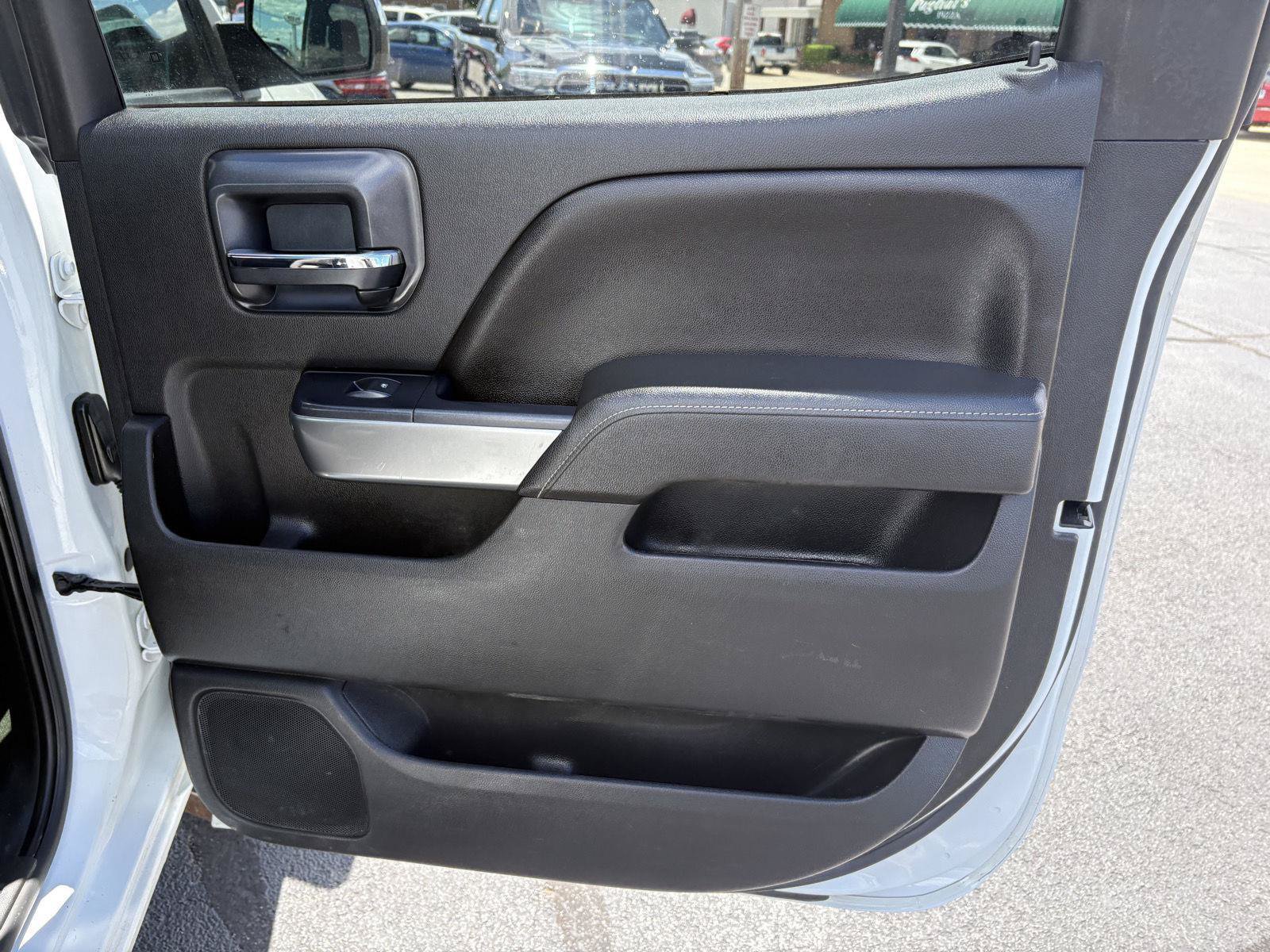 Used 2015 Chevrolet Silverado 2500 LT AWD/4WD image 12
