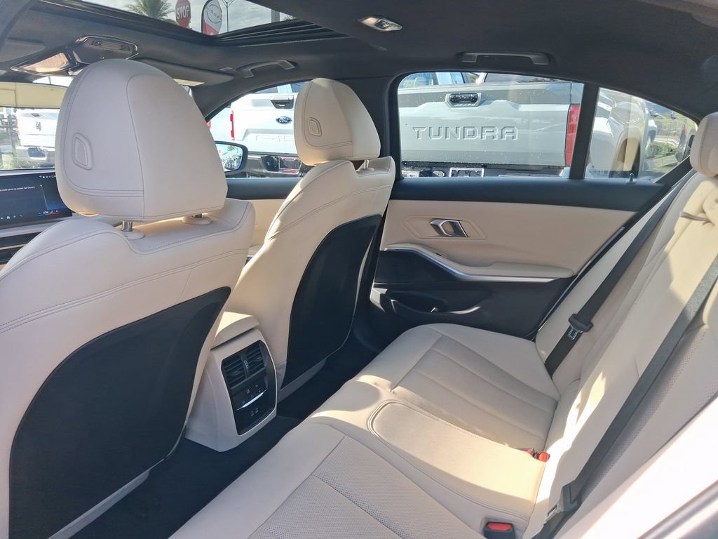 Used 2025 BMW 330i Sedan RWD image 9