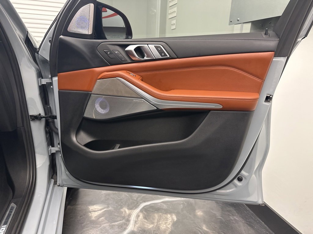 Used 2023 BMW X7 M60i w/ Executive Package image 10