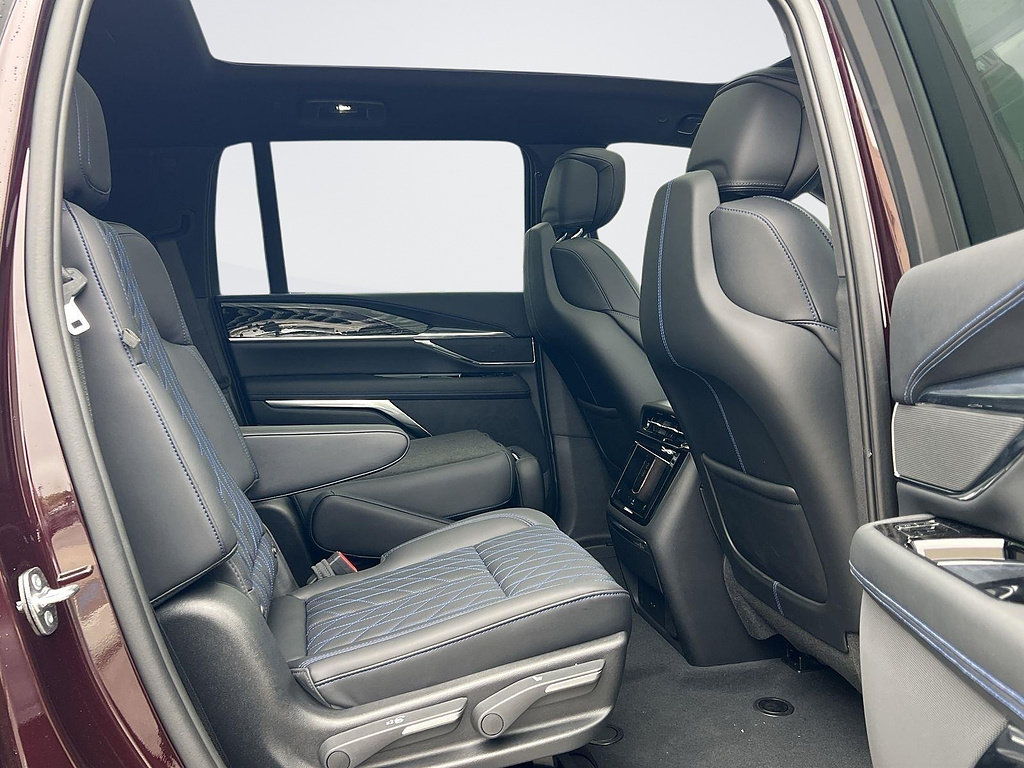 New 2026 Cadillac Escalade IQL Luxury AWD/4WD image 34