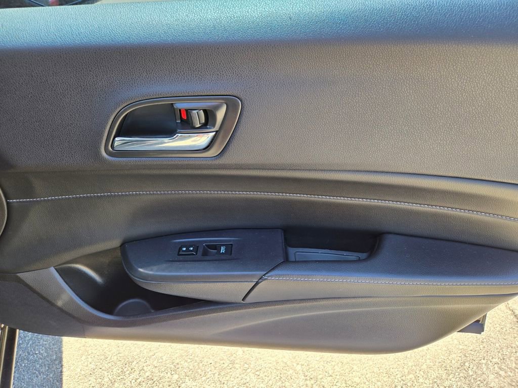 Used 2015 Acura ILX w/ Premium Package FWD image 28