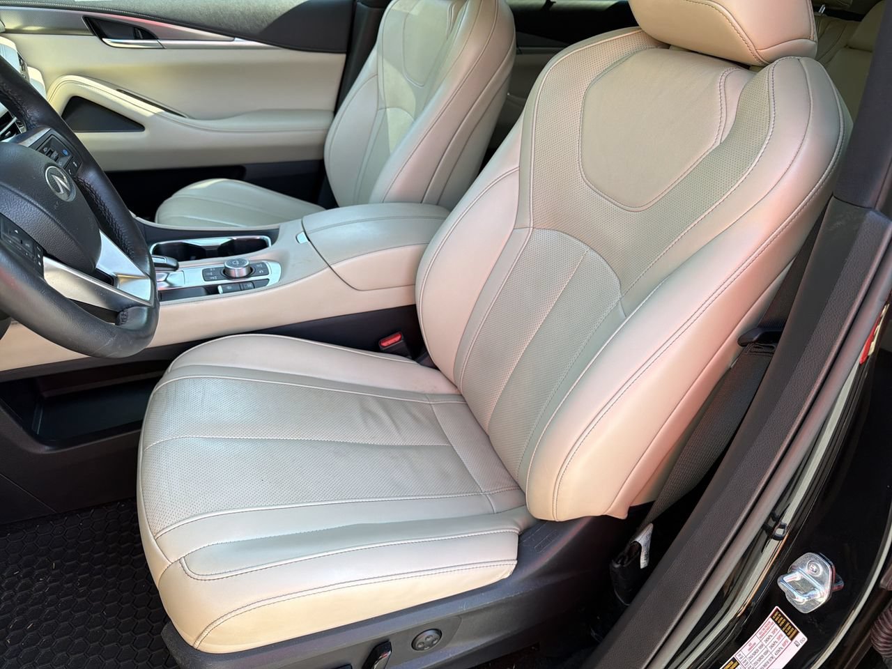 Used 2023 INFINITI QX60 Luxe w/ Cargo Package FWD image 16