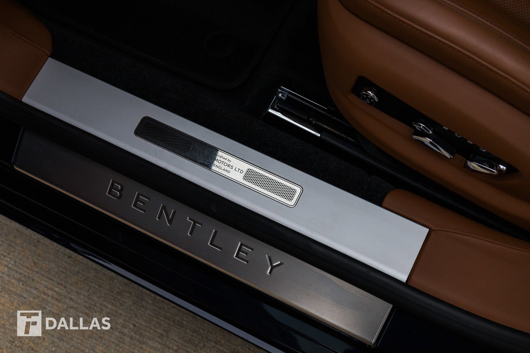 Used 2022 Bentley Flying Spur V8 image 21