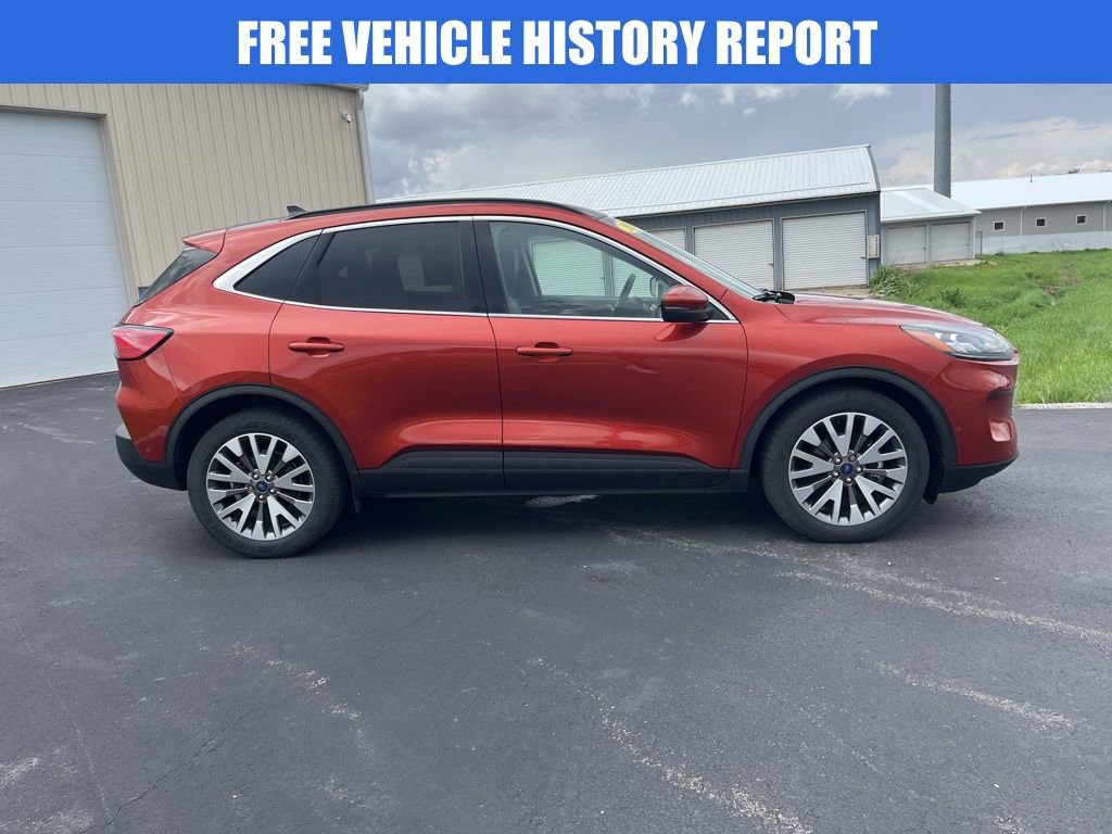 Used 2020 Ford Escape Titanium AWD/4WD image 3