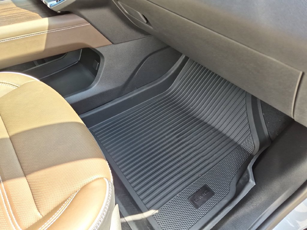 New 2027 GMC Acadia Denali Ultimate w/ LPO, Floor Liner Package AWD/4WD image 41