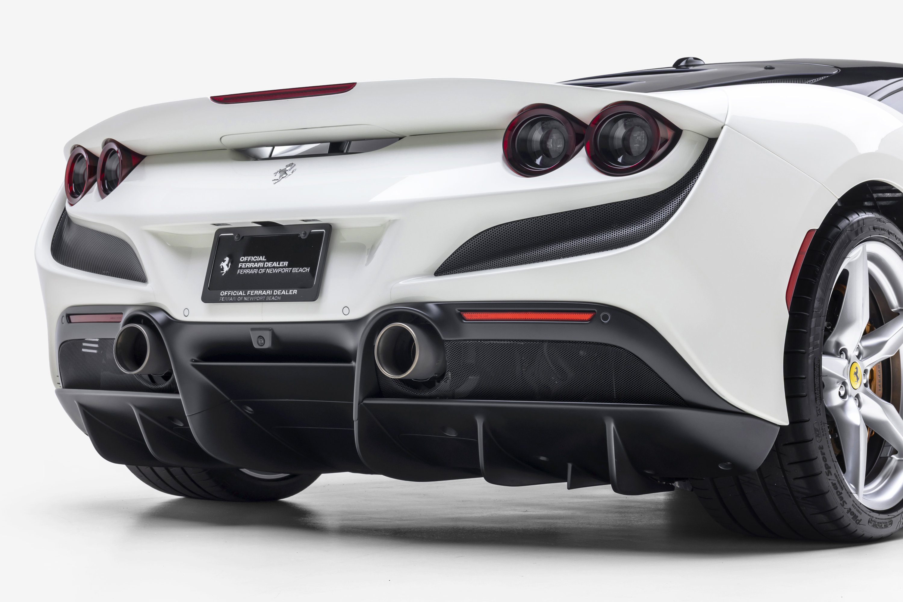 Certified 2022 Ferrari F8 Tributo RWD image 16