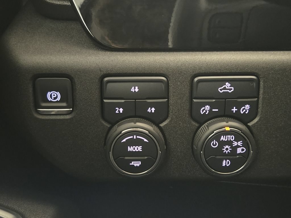 Used 2025 Chevrolet Silverado 2500 LT AWD/4WD image 22