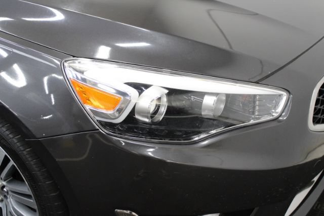 Used 2014 Kia Cadenza Premium w/ Luxury Package FWD image 6