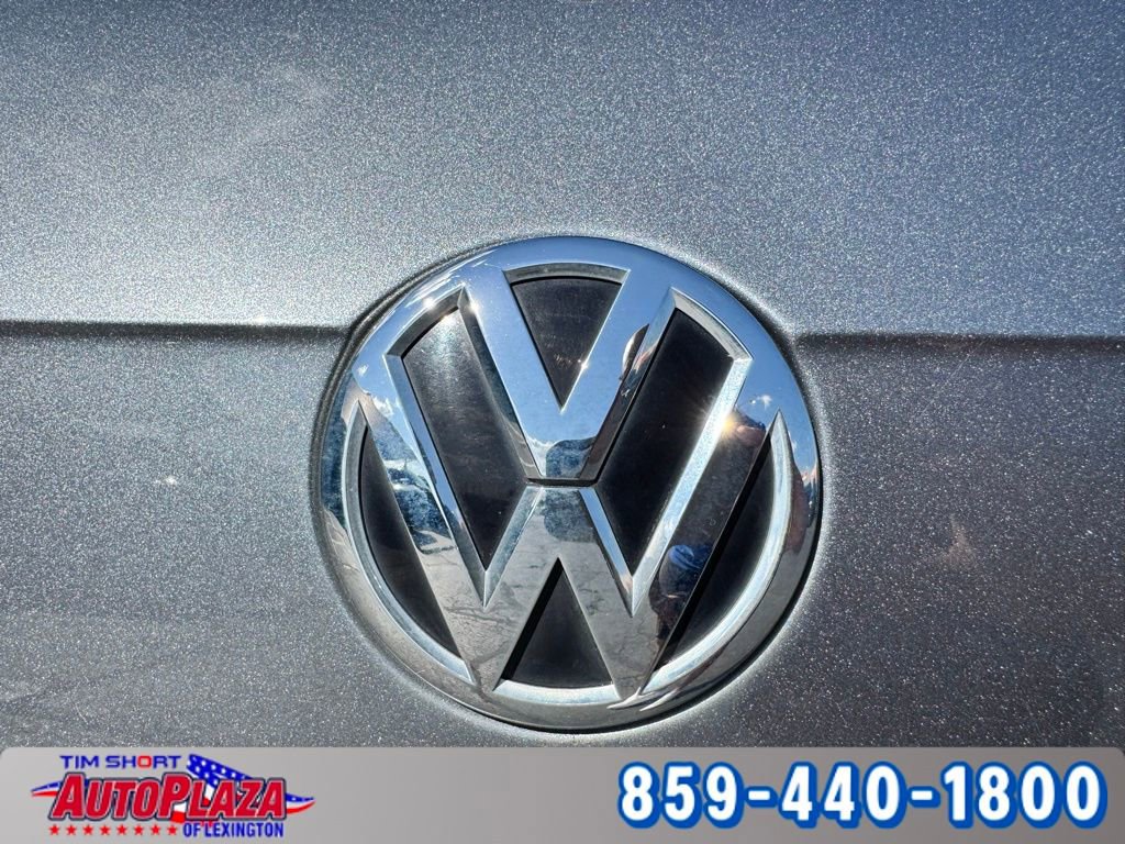 Used 2018 Volkswagen Tiguan S FWD image 17