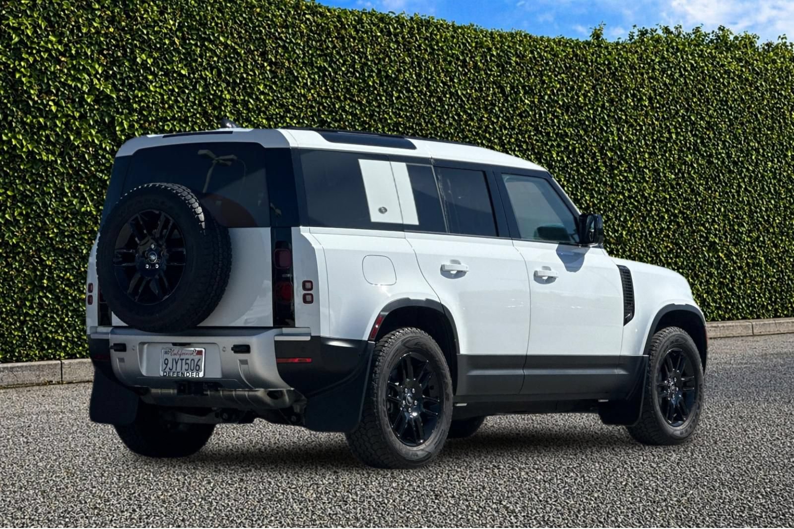 Used 2024 Land Rover Defender 110 S AWD/4WD image 4