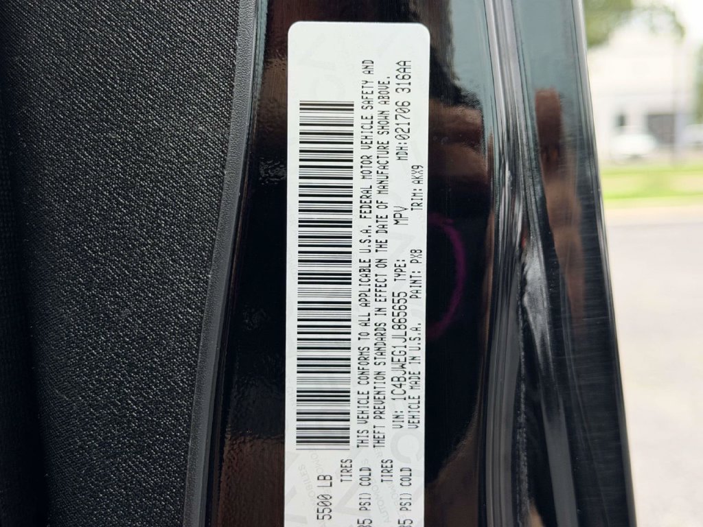 Used 2018 Jeep Wrangler Unlimited Sahara AWD/4WD image 25