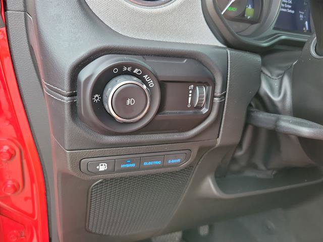 Used 2024 Jeep Wrangler Unlimited Sahara image 23