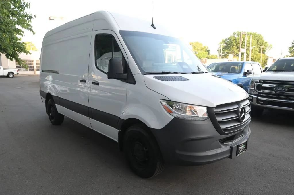 Used 2025 Mercedes-Benz Sprinter 2500 image 6