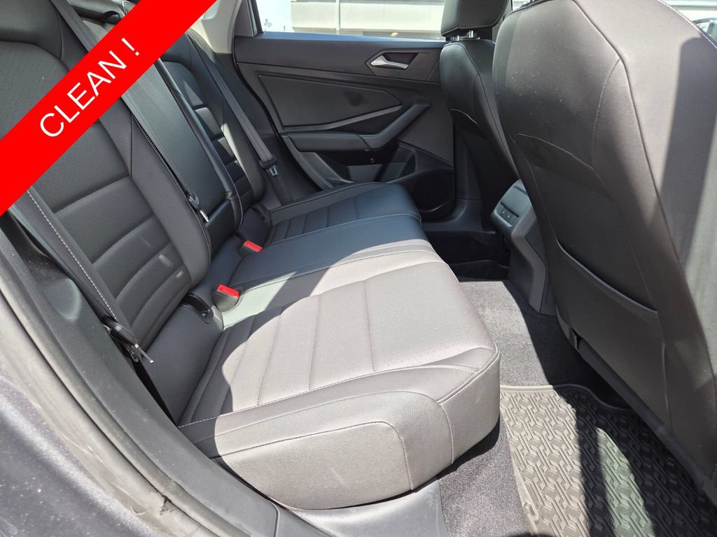 Used 2021 Volkswagen Jetta SE FWD image 17