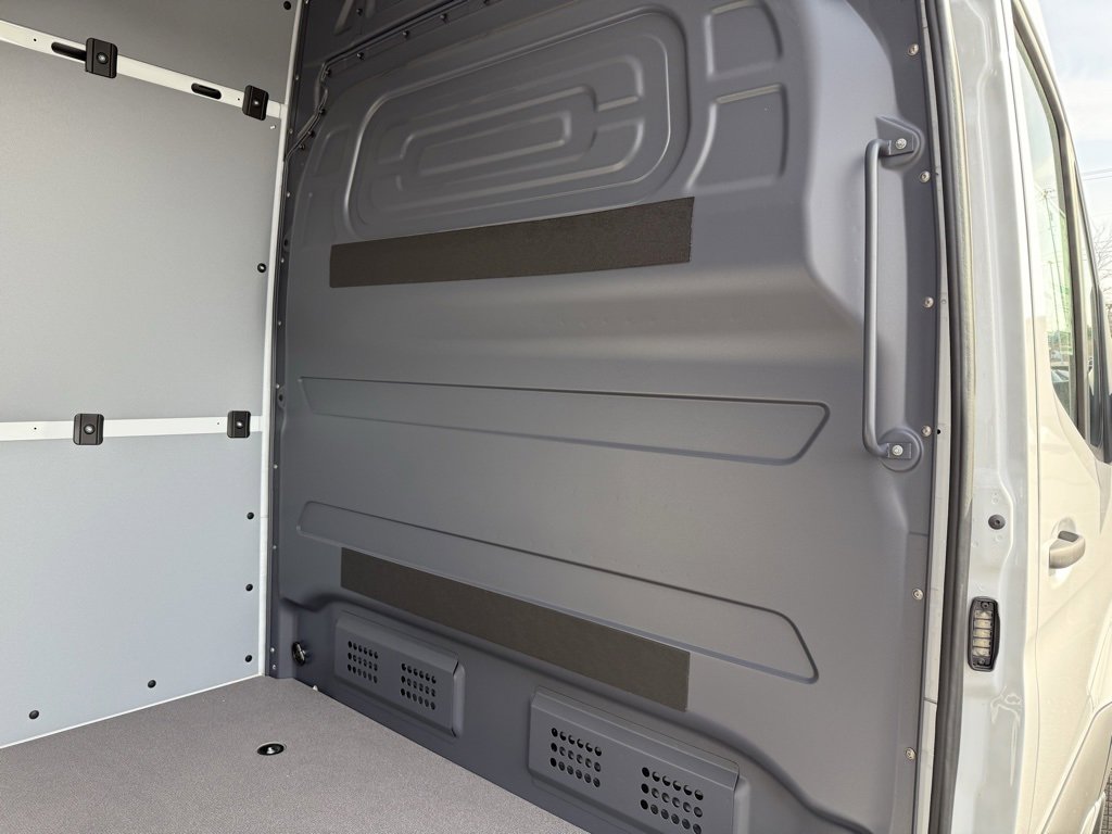 Used 2024 Mercedes-Benz Sprinter 3500 image 14