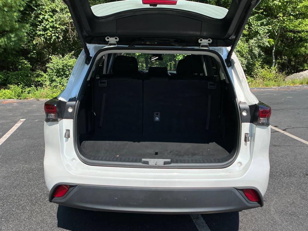 Certified 2024 Toyota Highlander LE AWD/4WD image 24