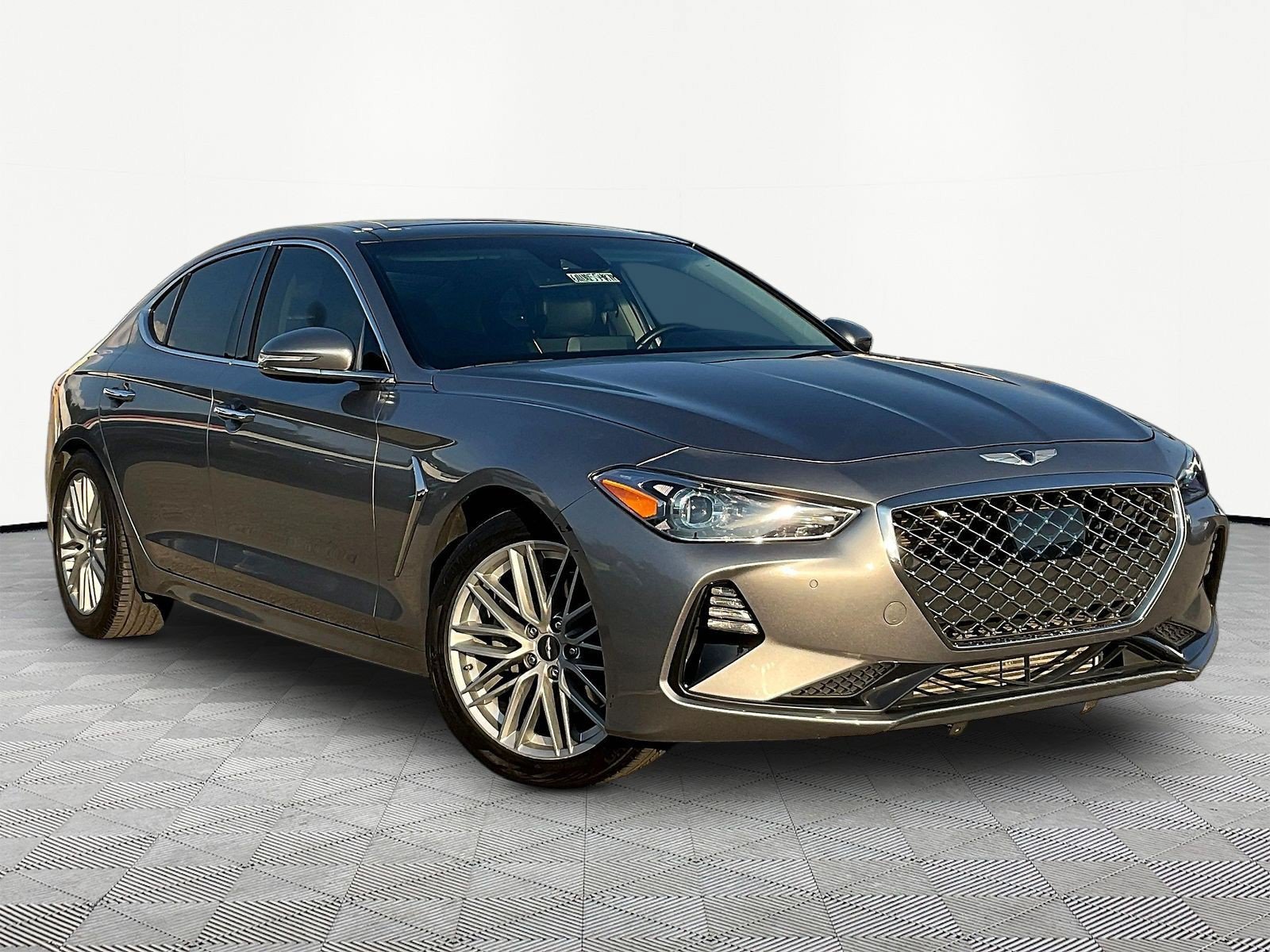 Used 2020 Genesis G70 2.0T w/ Elite Package RWD image 3
