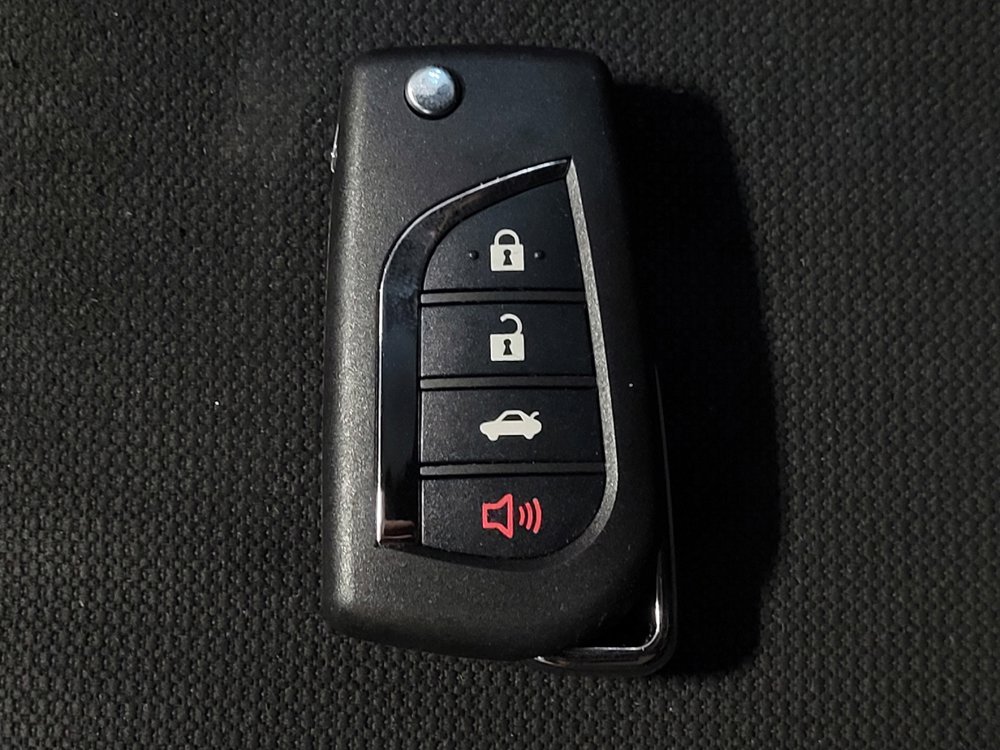 Used 2021 Toyota Corolla LE FWD image 32