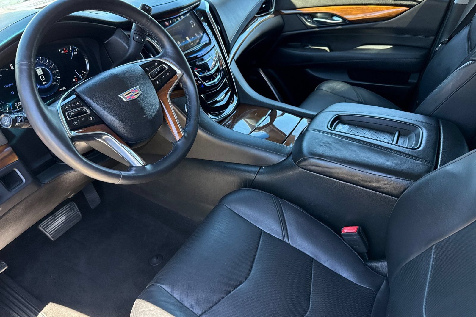 Used 2017 Cadillac Escalade ESV Luxury RWD image 10