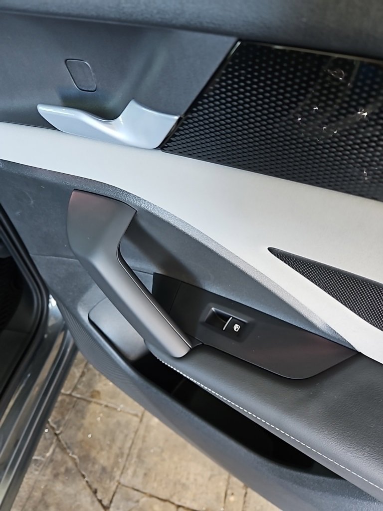 New 2026 Volkswagen Tiguan SE R-Line image 16