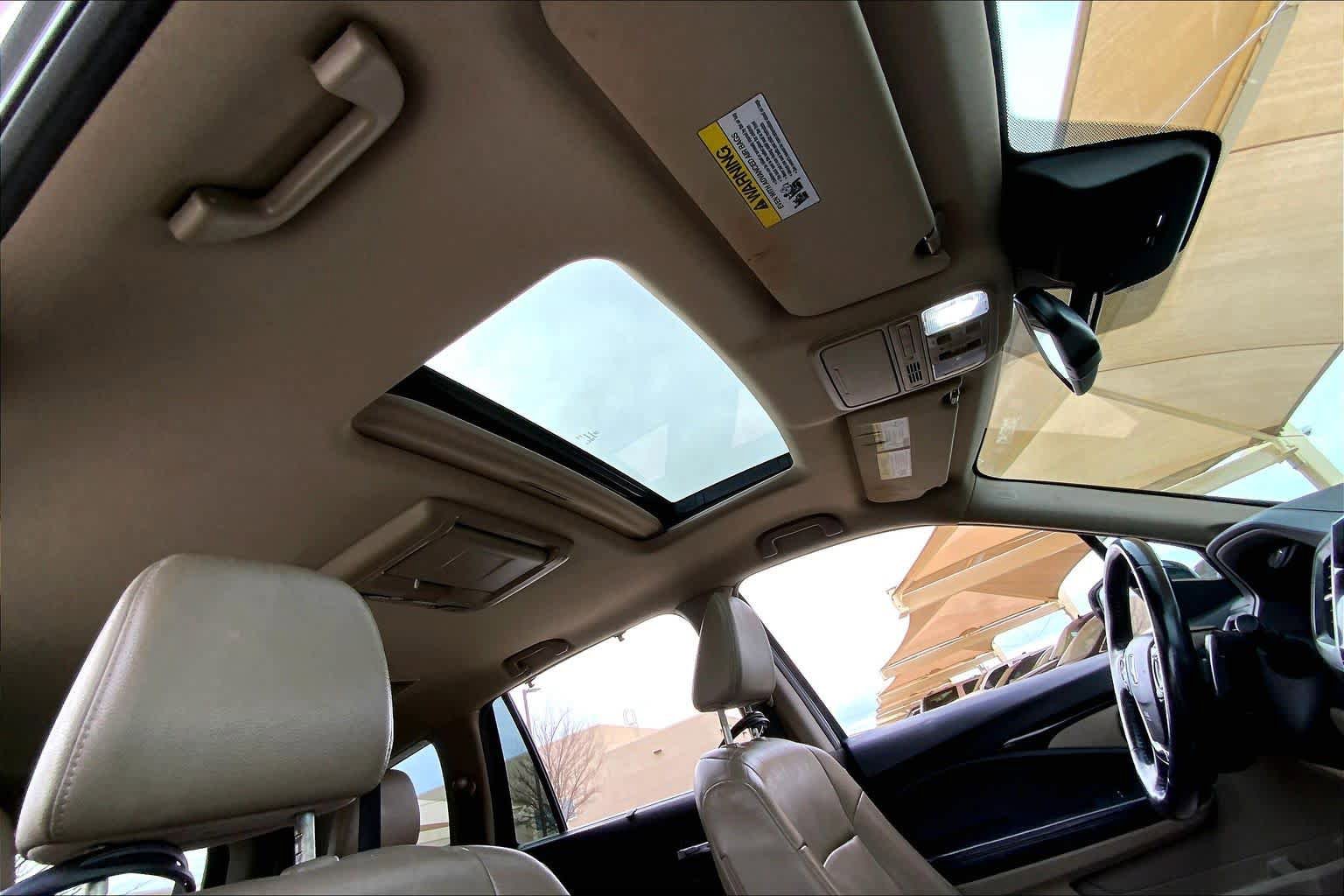 Used 2016 Honda Pilot Touring image 14