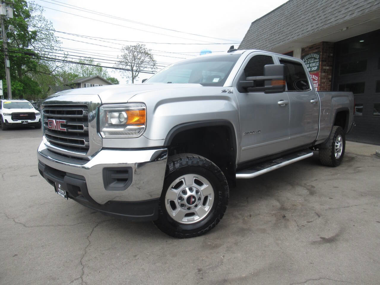 Used 2017 GMC Sierra 2500 SLE w/ Suspension Package, Off-Road AWD/4WD image 25