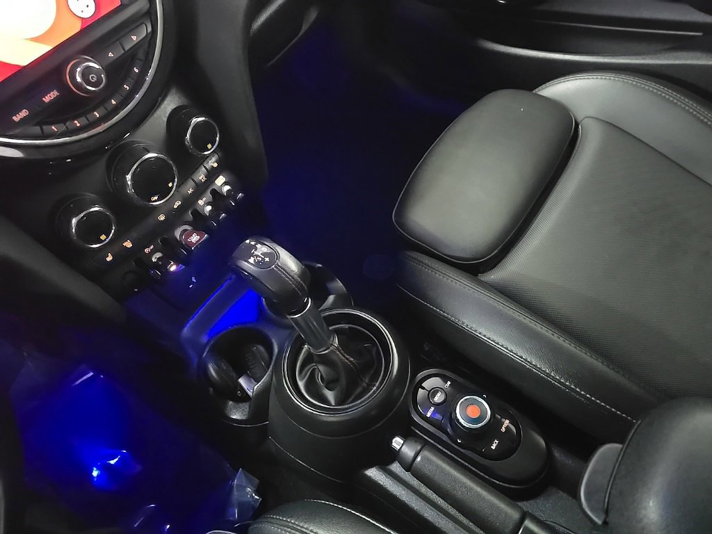 Used 2019 MINI Cooper S image 24