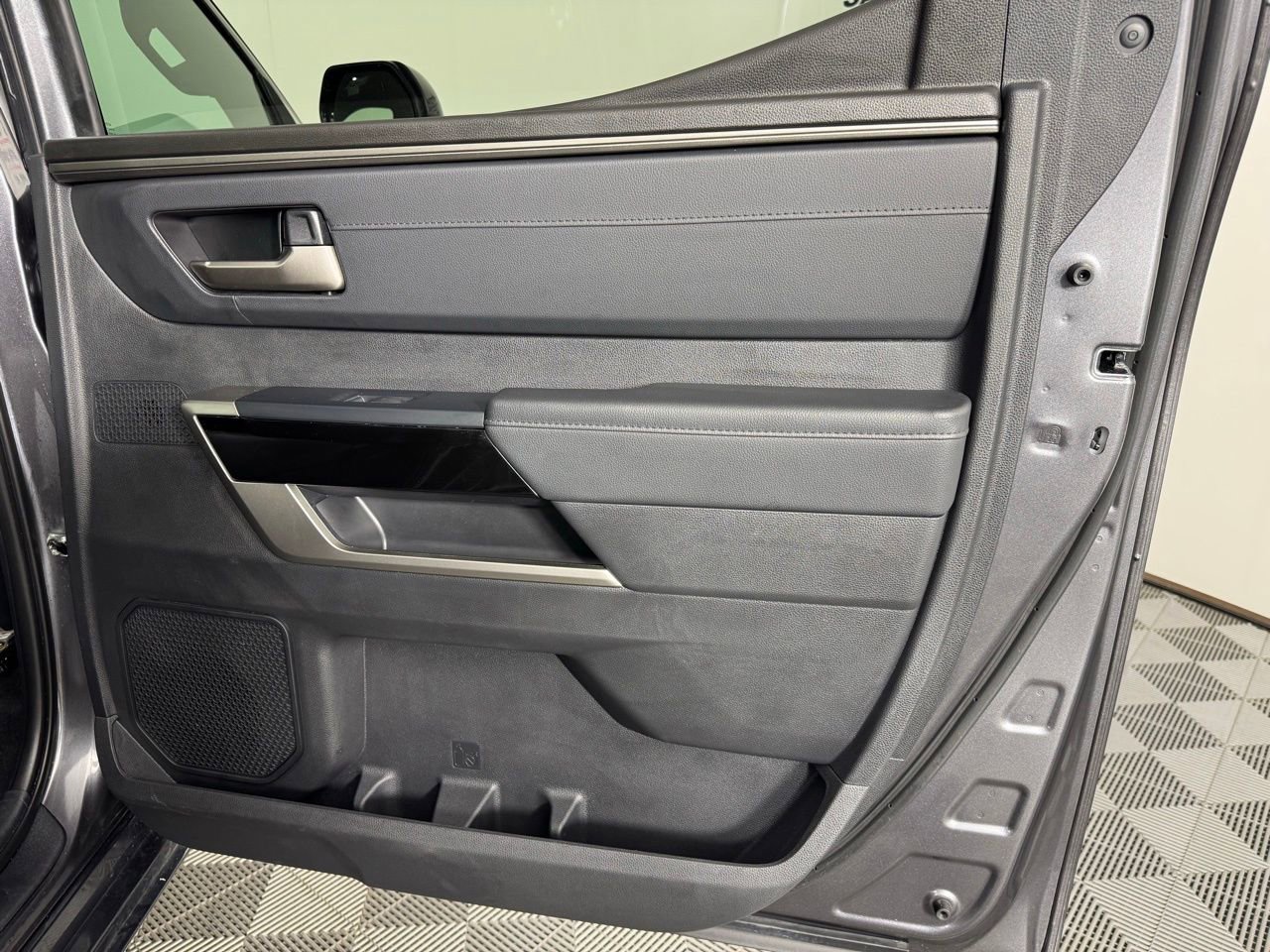 Used 2025 Toyota Tundra Limited image 24