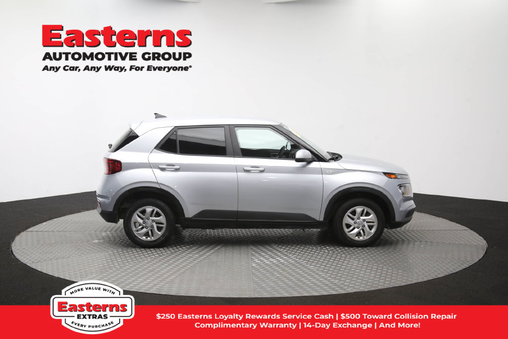 Used 2022 Hyundai Venue SE FWD image 46