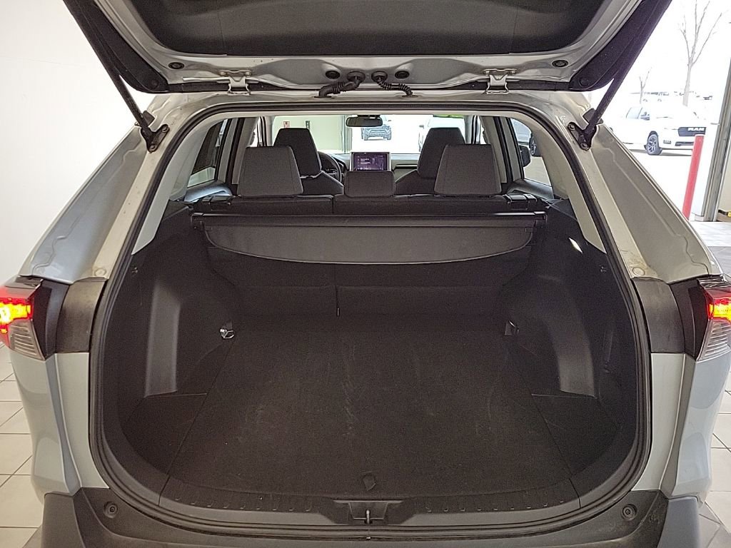 Used 2025 Toyota RAV4 XLE image 13