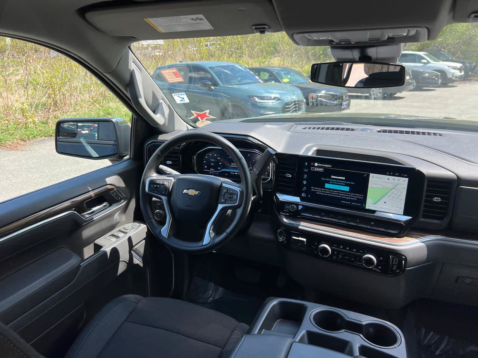 Used 2025 Chevrolet Silverado 1500 LT AWD/4WD image 35
