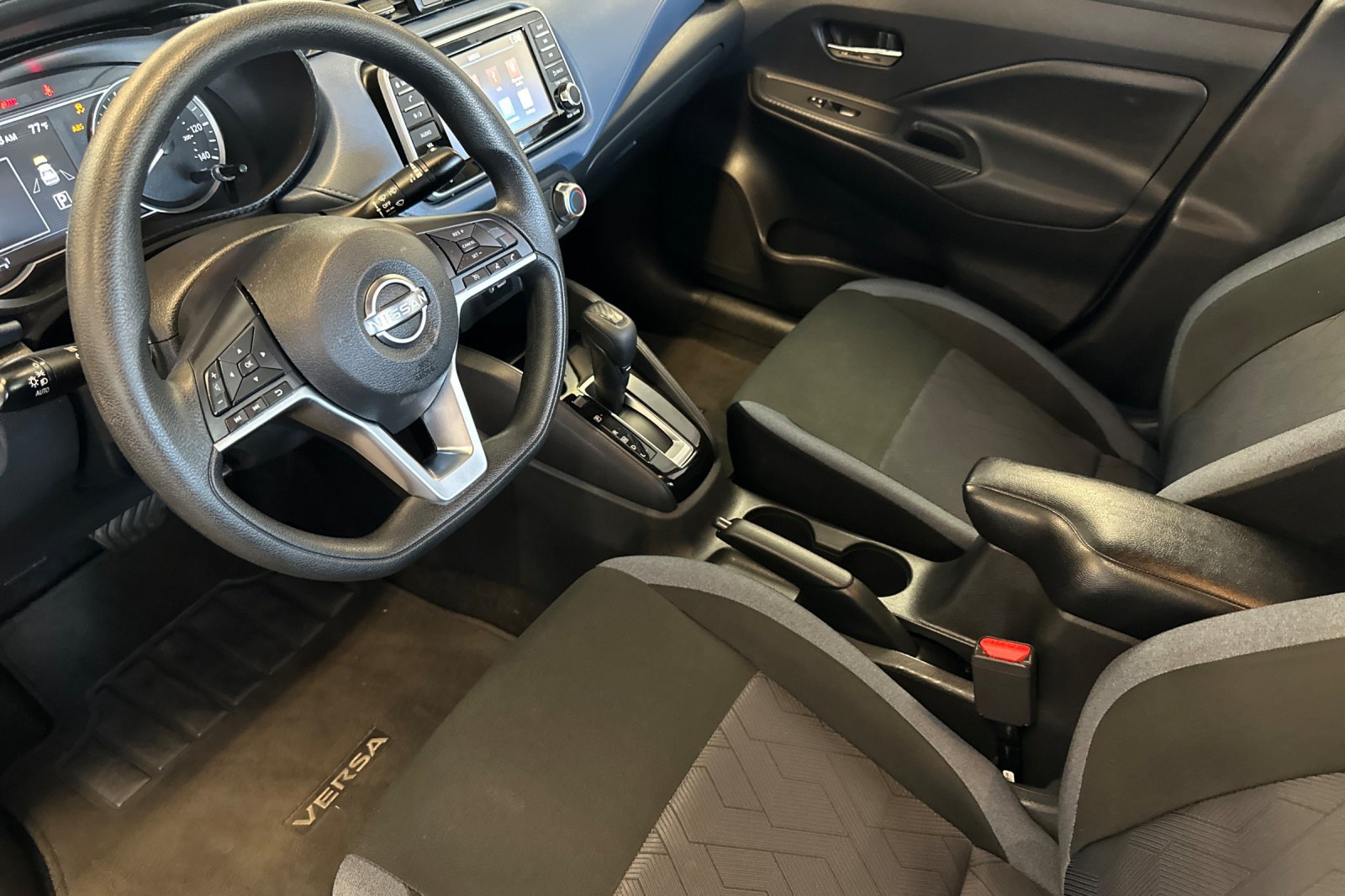 Used 2025 Nissan Versa SV FWD image 10