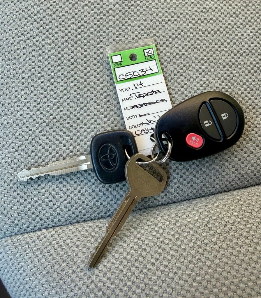 Used 2014 Toyota Sienna L image 37