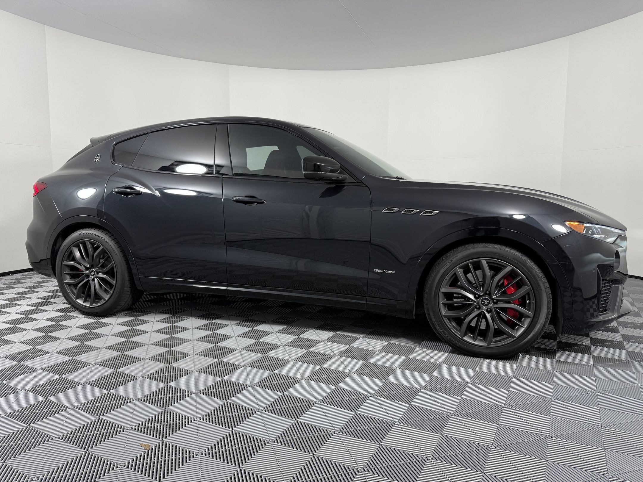 Used 2020 Maserati Levante S GranSport image 8