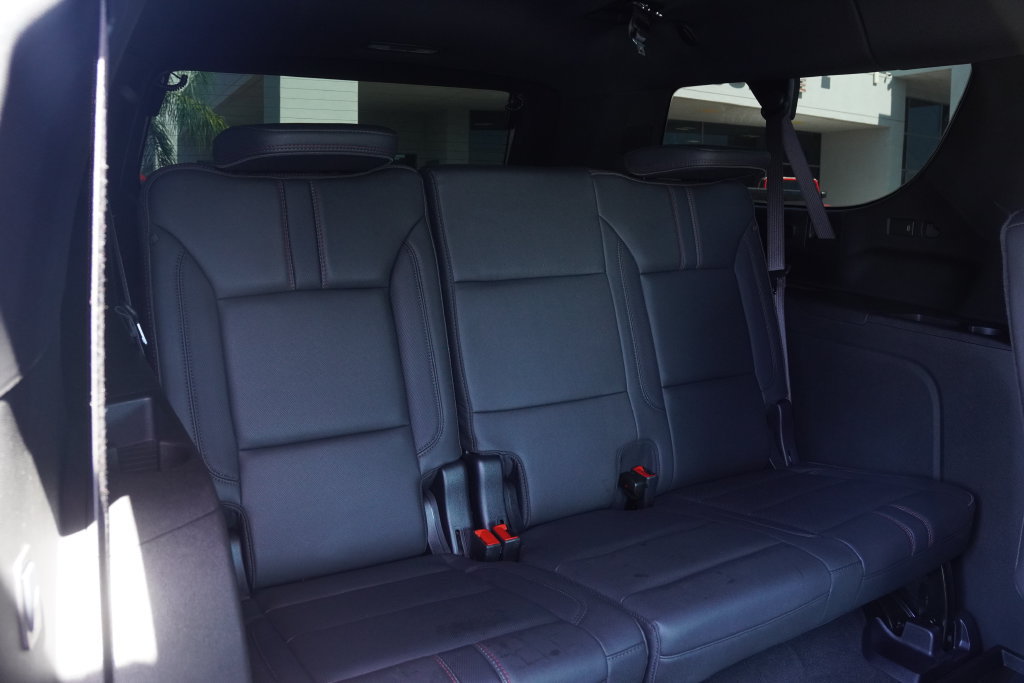 Used 2026 Chevrolet Suburban RST w/ Comfort Package RWD image 33
