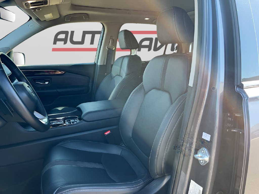 Used 2025 Honda Pilot Touring image 22