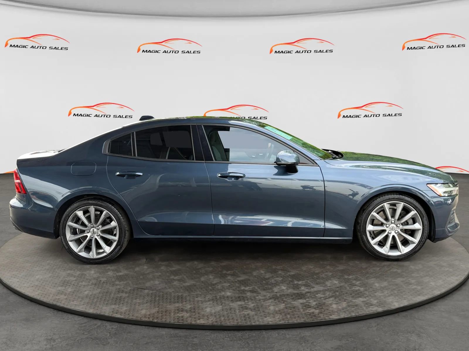 Used 2019 Volvo S60 T6 Momentum w/ Multimedia Package AWD/4WD image 6