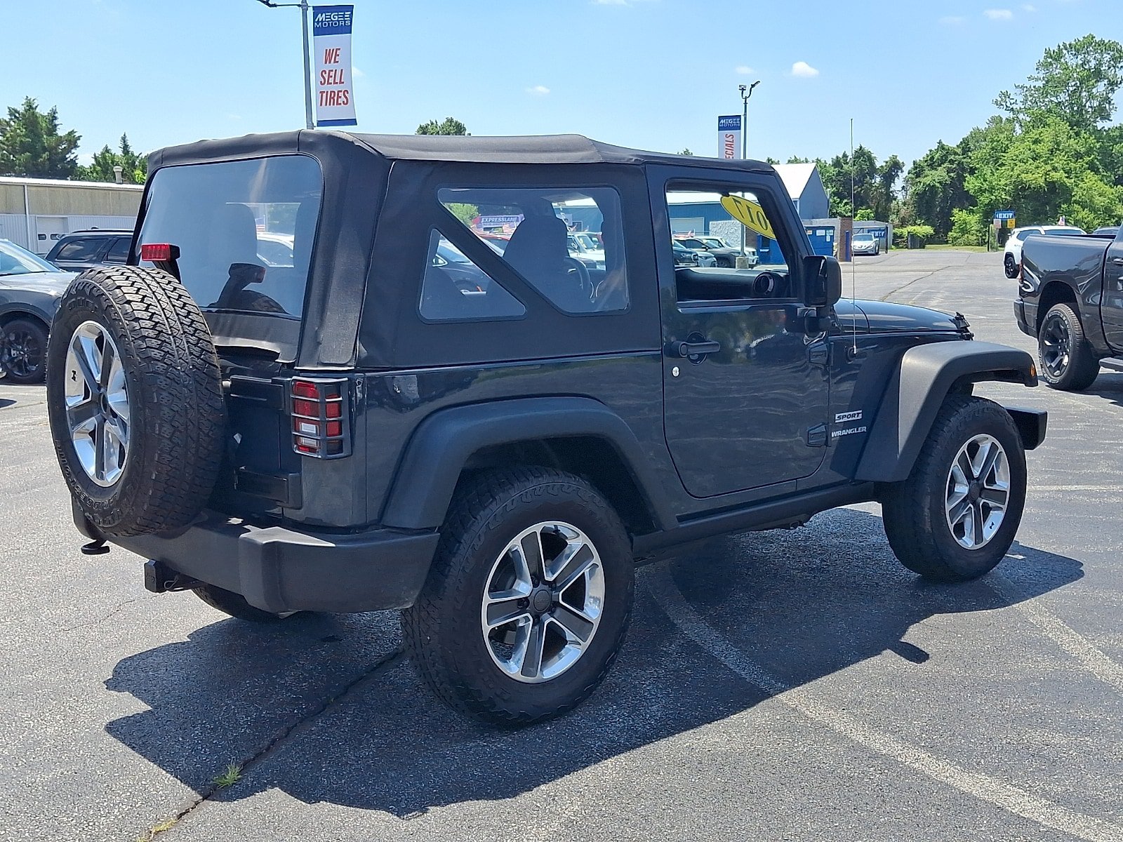 Used 2017 Jeep Wrangler Sport w/ Quick Order Package 24S AWD/4WD image 6