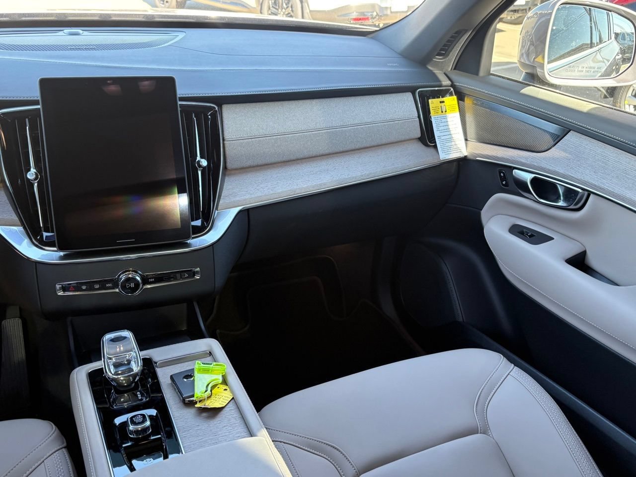 New 2026 Volvo XC90 B6 Plus w/ Protection Package Premier AWD/4WD image 13