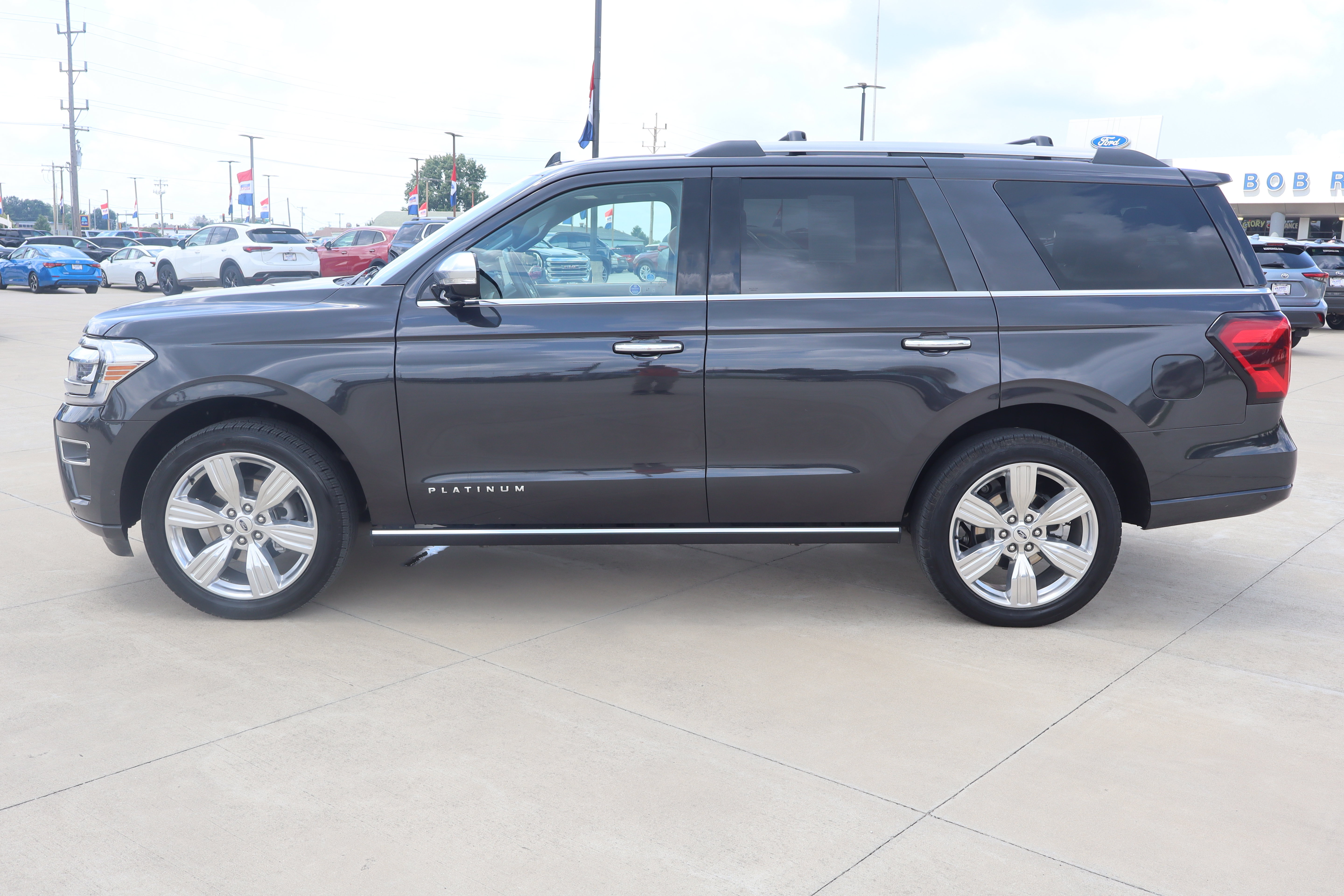 Used 2024 Ford Expedition Platinum AWD/4WD image 8