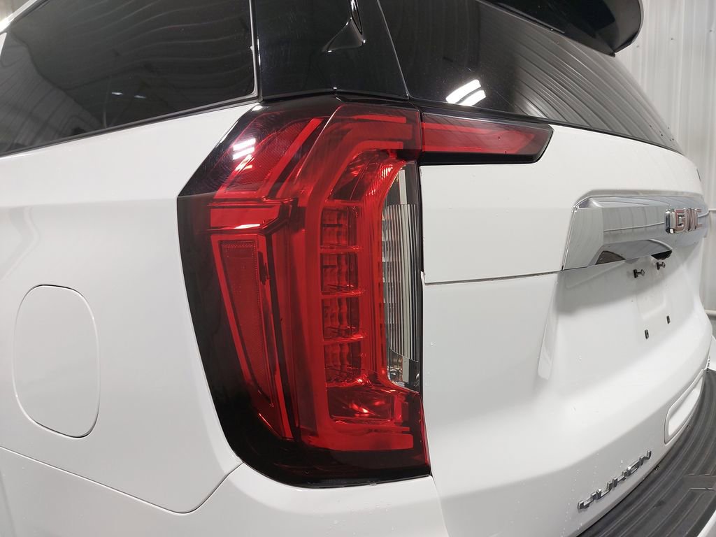 Used 2024 GMC Yukon XL SLT image 35