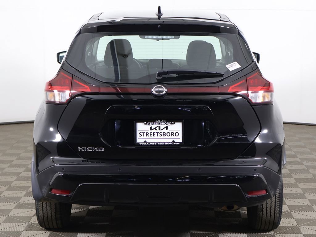 Used 2024 Nissan Kicks S image 9