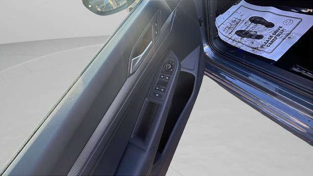 New 2026 Volkswagen Golf 2.0T image 10