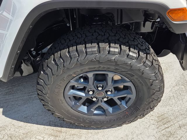New 2026 Jeep Wrangler Unlimited Sport w/ Dual Top Group AWD/4WD image 11