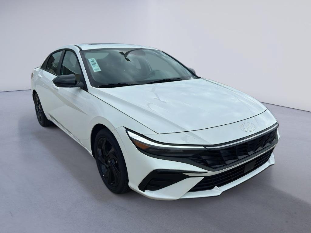 New 2026 Hyundai Elantra SEL Sport Premium FWD image 2