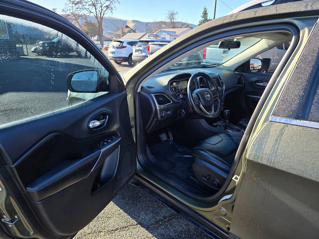 Used 2019 Jeep Cherokee Latitude Plus image 21