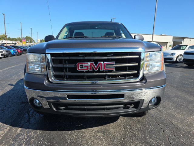 Used 2011 GMC Sierra 1500 SLE w/ SLE Preferred Package AWD/4WD image 9